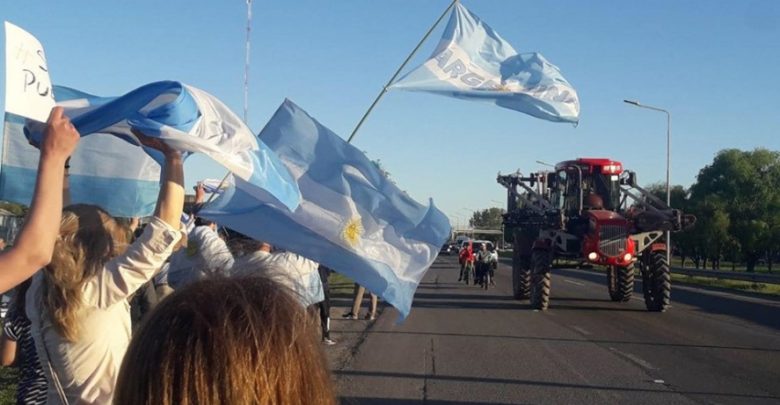 En una nueva asamblea, productores autoconvocados propusieron marchar a Buenos Aires