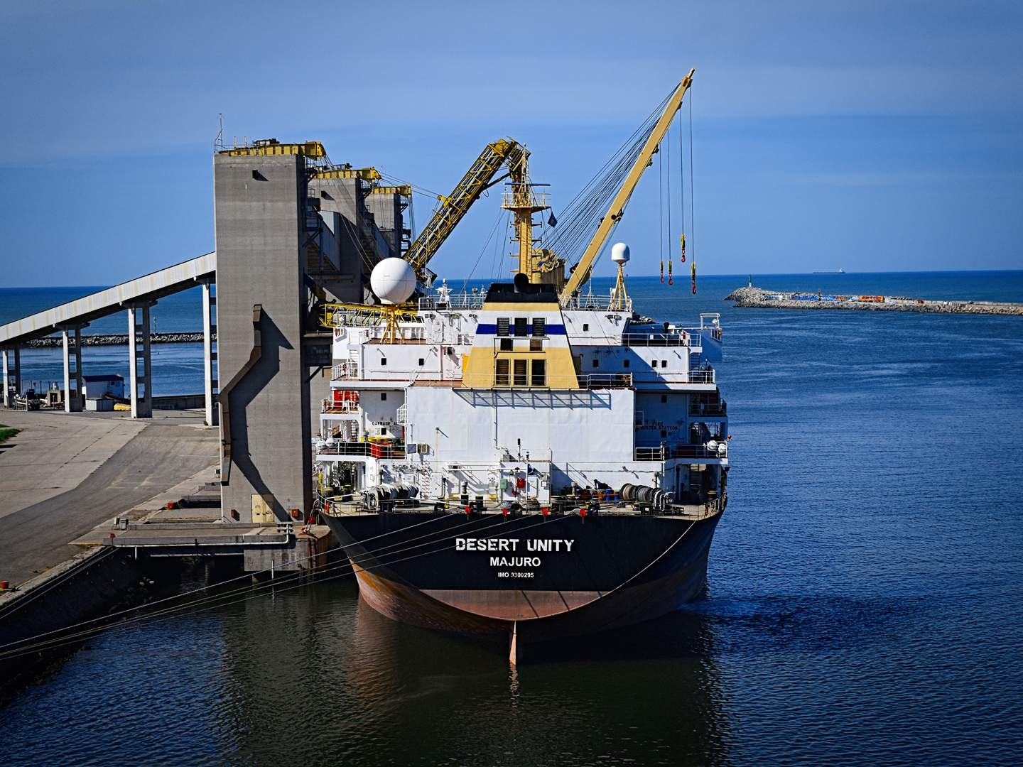 Abril de alto rendimiento en Puerto Quequén: previsible y operativo.