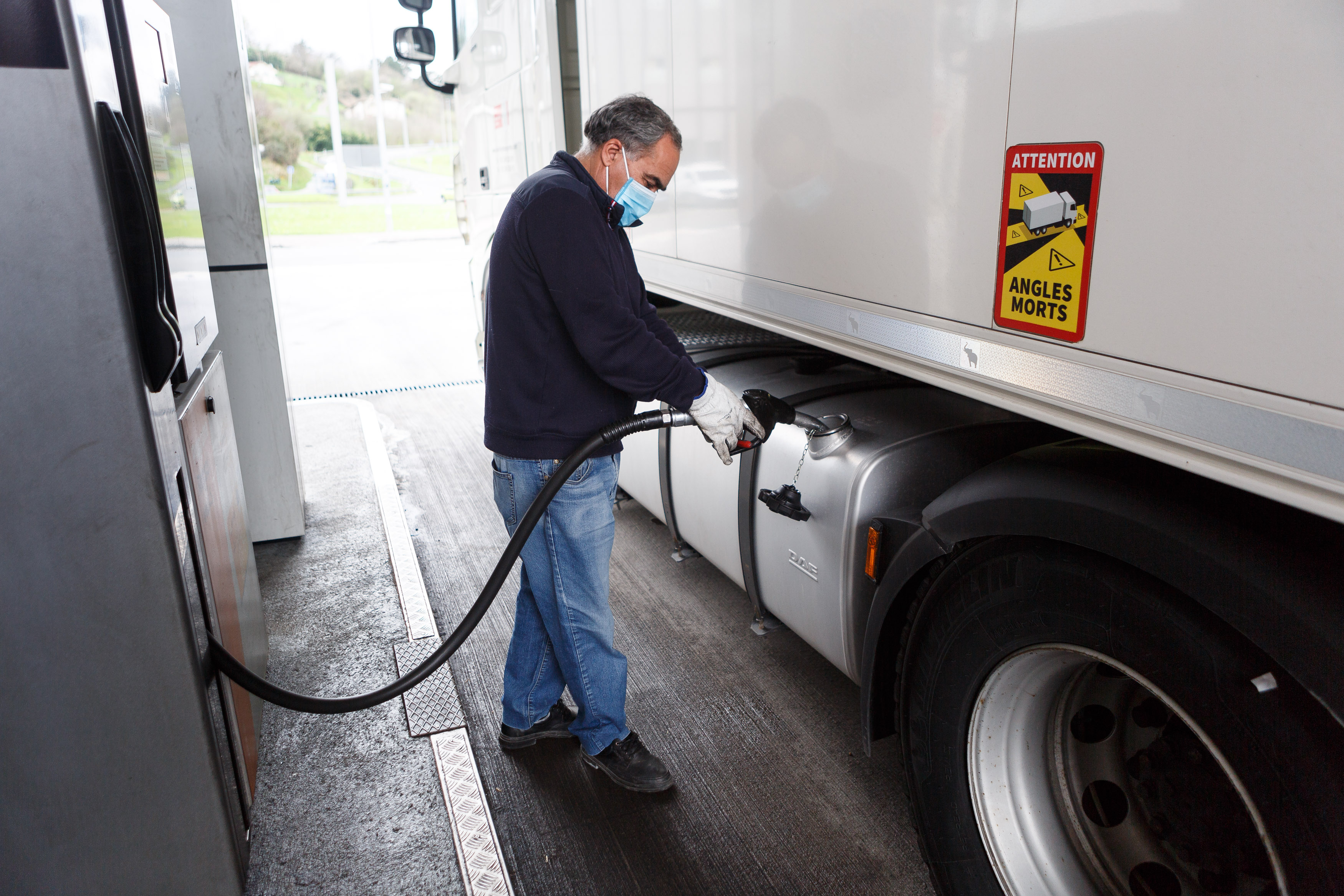 Las empresas de transporte señalaron una mejora en el abastecimiento de gasoil, pero siguen los problemas