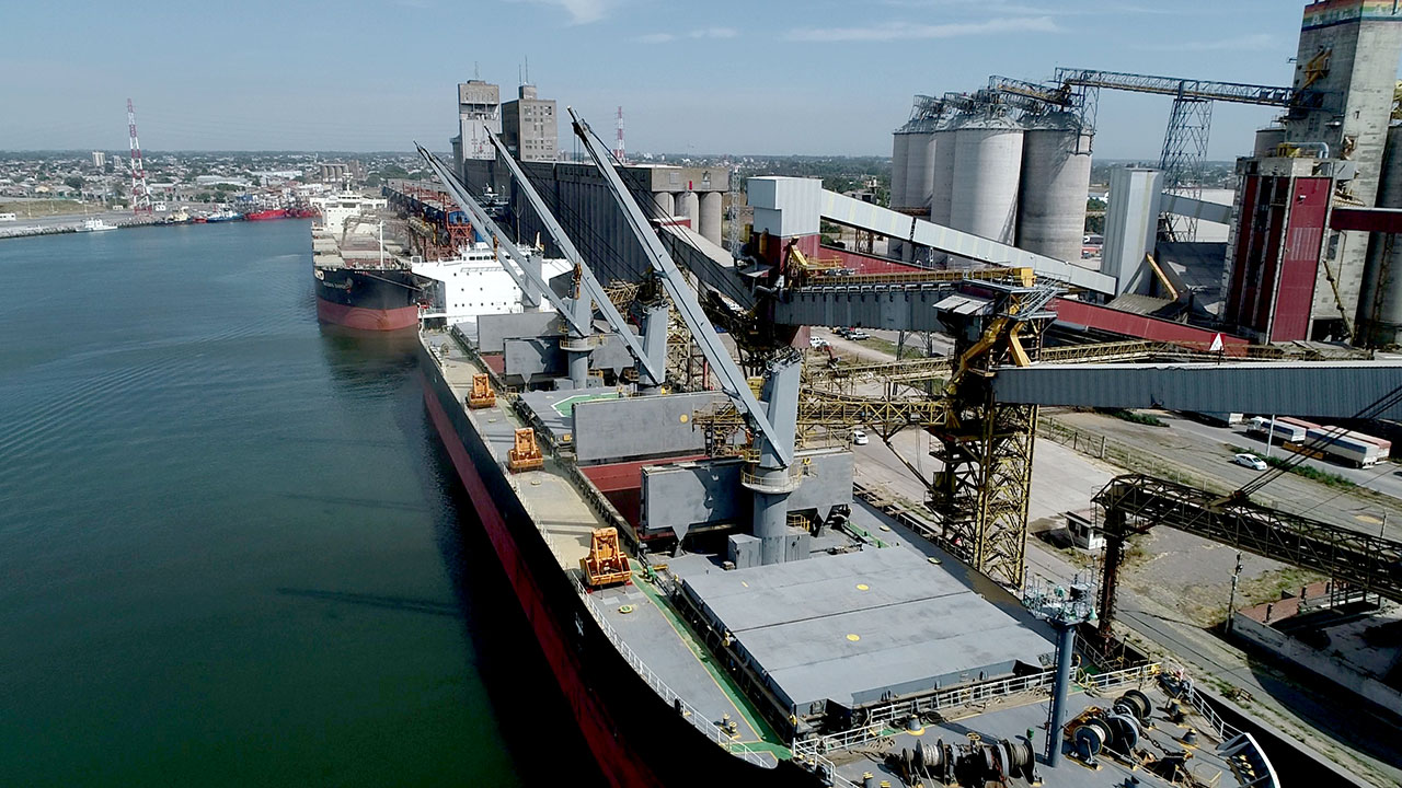 Puerto Quequén mantiene sus niveles históricos de operación