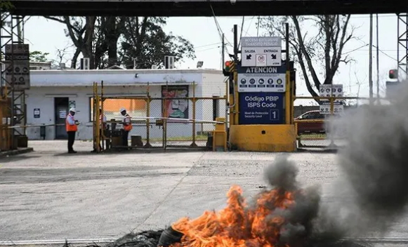 Protestas y disparos en el puerto de Rosario: el gremio reclama por salarios y despidos