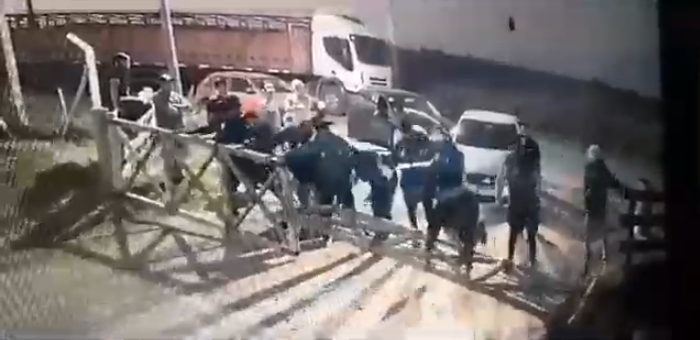 El gremio de la carne se metió al mercado de Cañuelas a la fuerza y frenó la descarga de camiones: la lista de pedidos