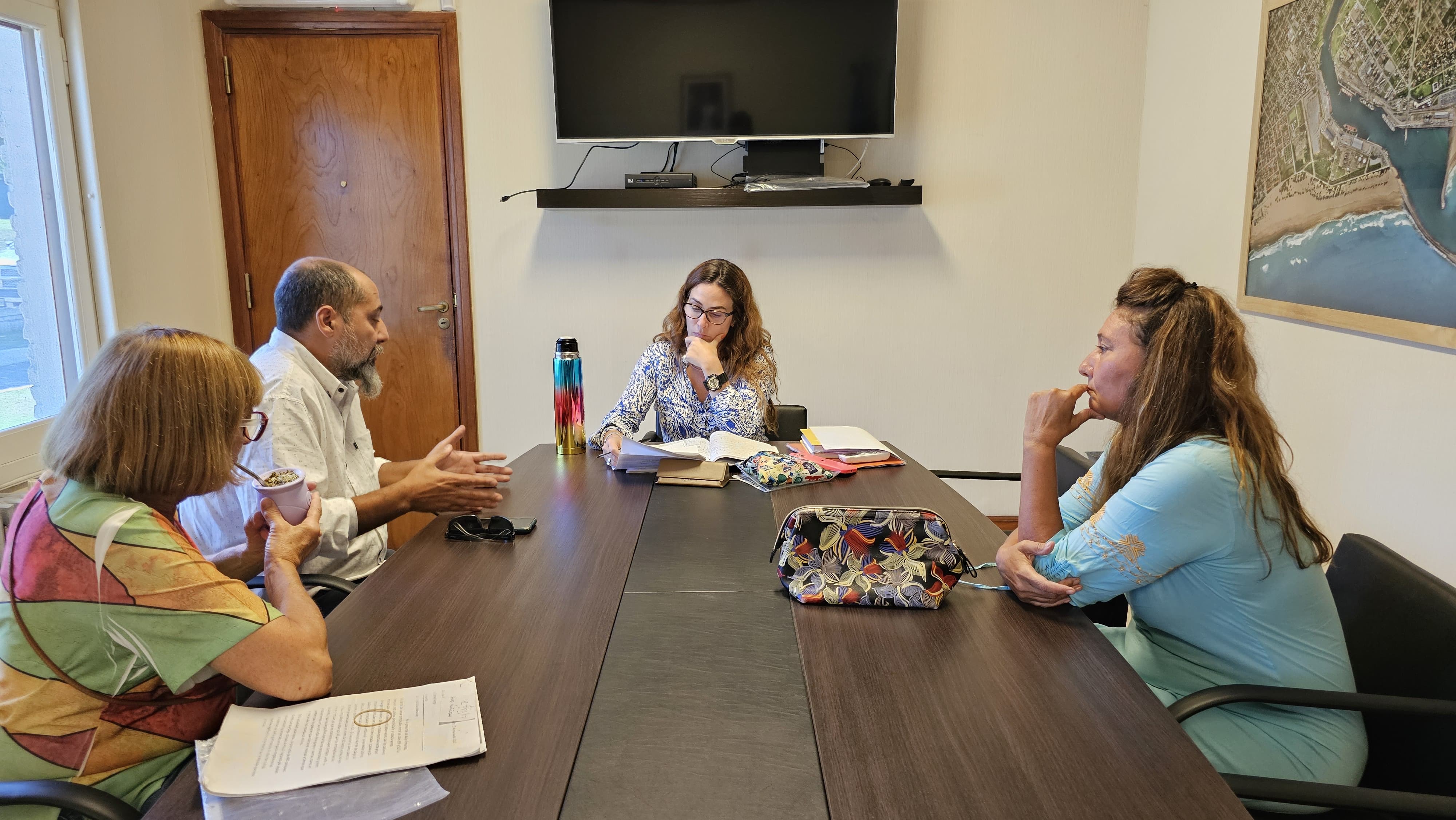 Jimena López dialogó con vecinos sobre el ordenamiento del tránsito de camiones en torno a Puerto Quequén