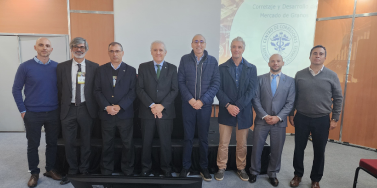 Los corredores de granos la van llevando pero advierten que el flujo comercial podría ser mayor con un panorama cambiario menos incierto