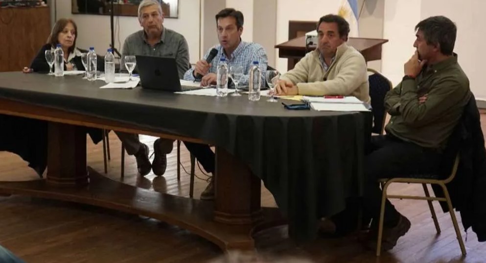 Arturo Rojas se reunió con productores y entidades para presentar la ejecución presupuestaria del Emsur.
