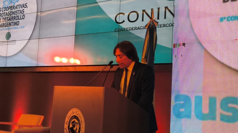 Un Congreso de Cooperativas dejó una foto inesperada de convivencia política