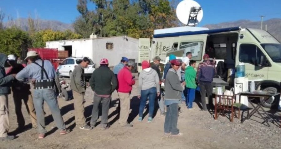 El agro, alcanzado por la reforma laboral: productores pagarían menos aportes si blanquean personal o generan empleo