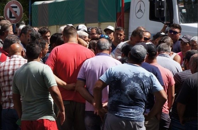 Crisis en el transporte de granos: Protestas, piquetes y parálisis en plena cosecha.
