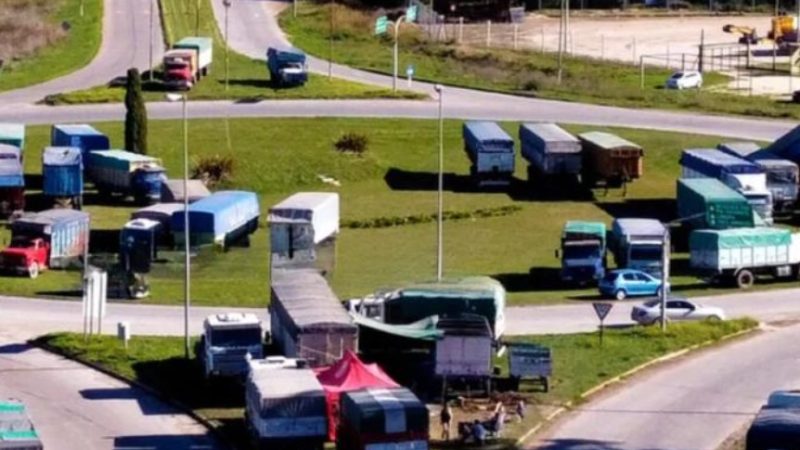 LOGÍSTICA BAJO TENSIÓN: CUANDO EL CUELLO DE BOTELLA DEFINE EL RUMBO DE LA ECONOMÍA