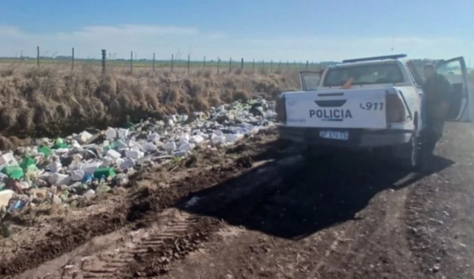 Agroquímicos en la banquina: cuando la irresponsabilidad también contamina
