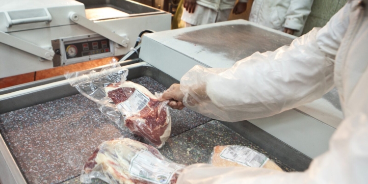 La exportación no alcanza para sostener los precios de la hacienda y el consumo interno sigue debilitado